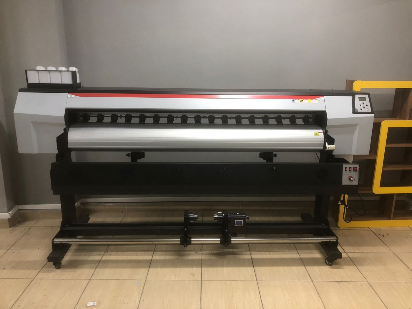 ABT DIGI TECH showroomunda eco solvent baskı makinesi